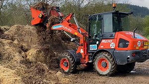 💥 Screening Buckets from $30,000 inc GST. The ALLU range can screen manure to produce rich compost, and many other material 👉 Recycle your waste onsite with our ALLU Screening buckets and ALLU Veloci Screening buckets 📱 1800 ATTACH 💻 www.eeaustralia.com.au/attachments #heavymachinery #excavator #digger #excavating #excavatorattachments #excavatoroperator #excavatorlife #earthmoving #civilcontractors #earthmovingaustralia #earthmovingmachinery #earthmovingdaily #excavatorbuckets #kobelco #hit