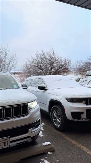 It’s snowing in Torrey, Utah #usa #tour #2025 #america #travel #trending #youtube #viral #utah #snow