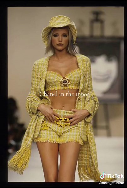 Chanel Fashion Shows: The Iconic 1990s Era