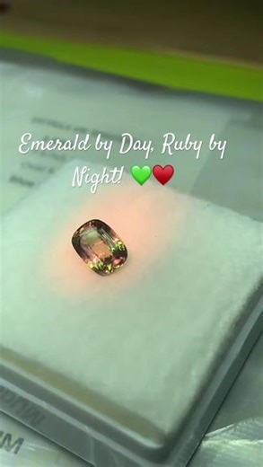 Alexandrite Changes Colour Right Before Your Eyes Alexandrite 💚❤️