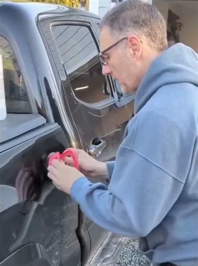 Dent pulling with a suction cup #automobile #classiccars