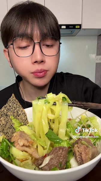 Mì Quảng Mukbang ASMR: Ăn ngon tận hưởng âm thanh tuyệt vời