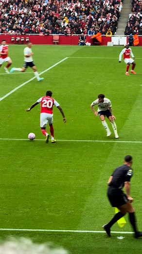 539K views · 88K reactions | Another leg, another goal for #declanrice ⚪️#arsenal 3 - 0 #nottinghamforest #premierleauge 2025-26あと一歩、あとちょっと…•••••#afc #arsenalfc #gooner #gooners #coyg #coyg⚪ #arsenalnista #goal #アーセナル #アーセナルにすた #プレミアリーグ #ゴール #スタジアム観戦 #サッカー観戦 #惜しい | Takaharu Kyoju Osako | Facebook