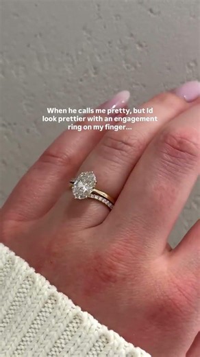 Dream Oval Engagement Ring + Wedding Band Inspiration #luxuryjewelry #engagementring
