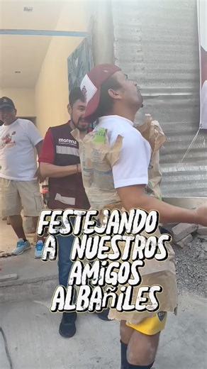 2.4K views · 140 reactions | Cumplimos con el reto de nuestros amigos del programa de radio La Hora del Maistro  Hace unas semanas nos invitaron a celebrar a nuestros amigos albañiles, seré humanos trabajadores, pilar importante de nuestra ciudad y de la economía de miles de familias de la capital. Gracias amiga Cony Mendoza por la invitación y por hacernos parte de este día. #memocionaTuxtla #morena #VamosAGanar #PlanC | Guillermo Santiago | Facebook