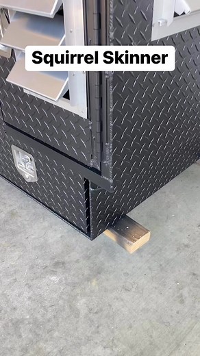 Custom dog box with all the bells and whistles. Built to customers specs. Built for a lifetime! #doghunting #dogbox #houndhunting | Old South Dog Boxes