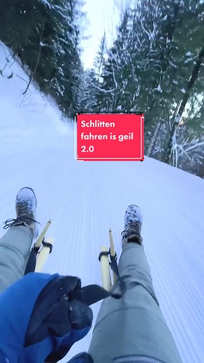 Vollgas den Berg runter 😅 Seit heute gibt es übrigens ein neues Minecraft Projekt von mir. Minecraff Flucht 3 mit GLP 🛷😱