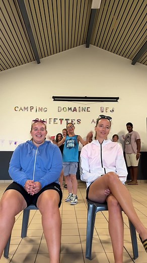 Reconnaître les ados avec Chloé et Angèle
