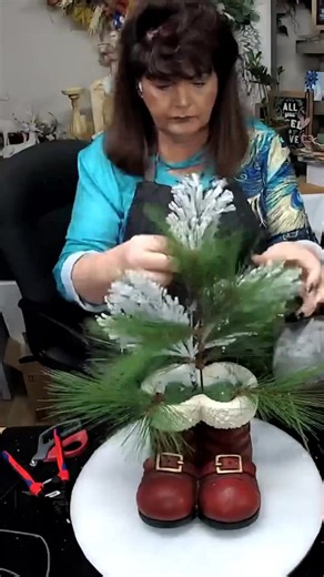 1.3K views | Stop Scrolling! You just found your holiday focal point!...