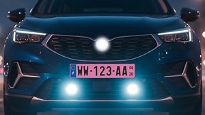 Plaques d’immatriculation roses : véhicules concernés, entrée en vigueur, fraude… que sait-on de la mesure validée par le gouvernement ?