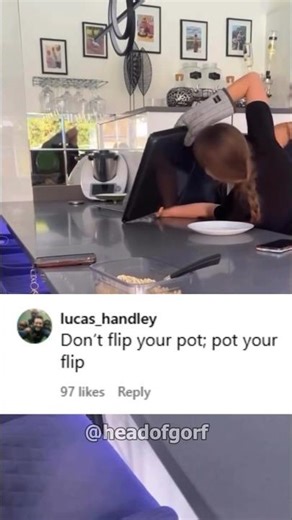 This might be the most chaotic pot flip in history 🤣