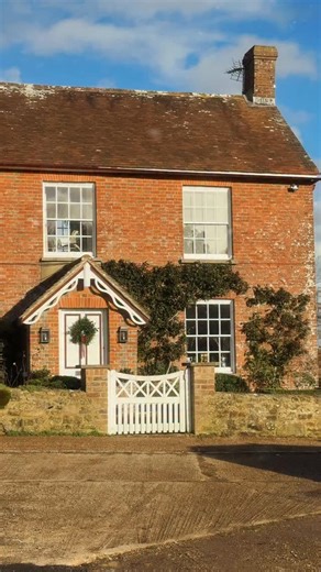 Charlotte Diana Gray on Instagram: "✨ Christmas with Ask Charlie – Episode One ✨ Decorating for an English Christmas 🎄🇬🇧 is now live on YouTube There’s something so magical about those first few days of December… when the house feels a little sleepy, the mornings are frosty and you can sense Christmas tiptoeing closer. Today’s episode is all about bringing that gentle, old-fashioned English warmth into our homes, fresh greenery, candlelight, simple touches and little traditions that make this