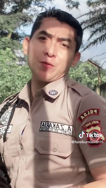 Understanding Military Uniforms: AZARIA's Insights