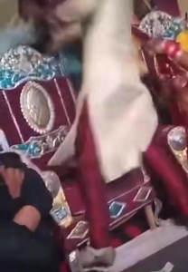 959K views · 1.6K reactions | شادی پر آپ کے ساتھ بھی ایسا ہو سکتا ہے،دوست کو دولہےکے ساتھ مذاق مہنگاپڑ گیا-مزید ویڈیوز دیکھنے اور نیوز اپ ڈیٹ کے لیے ہمارا یوٹیوب چینل MM5 TV/NEWSسبسکرائب کریں شکریہ- https://m.youtube.com/results?sp=mAEA&search_query=mm5+tv | MM5 TV | Facebook