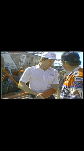 In the buildup to the 1989 Daytona 500, Bill Elliott is fighting more than the competition. A hard practice crash leaves him with a broken wrist — and questions about whether he can endure 500 miles at NASCAR’s biggest race. Elliott explains how he plans to manage the pain behind the wheel, while backup driver Joeyd Ridley details the contingency plan if Elliott can’t go the distance. It’s a rare look at toughness, preparation, and the reality of racing hurt at Daytona. #BillElliott #AwesomeBill