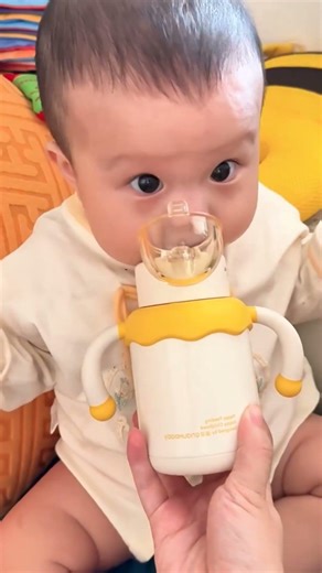 baby lovely cute reaction on first time injection 🥰🥰