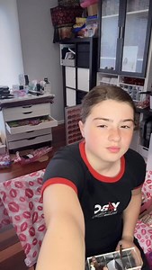 Charlie is ready for her dance performance tonight!!! Fair tinted moisturiser Vanilla foundation Burnished berry blush Brown sugar shimmer, Moca Java shimmer, sandstone pearl shimmer ShadowSense Lips. Cold brew and glossy gloss #youngaustralianbroadwaychorus #senegence | The Beauty Spot