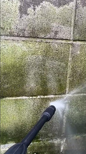 Stripping the Exterior Walls with the Makita Reel-Type Pressure Washer MHW0800!!