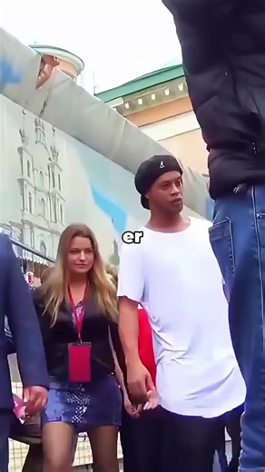 Der Spieler, der den Roboter-Torwart überwunden hat