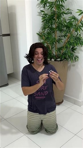 QUANDO SEU IRMÃO MAIS NOVO PEGA SUAS COISAS