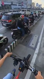 1.6M views · 1.7K reactions | Ito isa sa mga delikadong ginagawa ng mga nakamotor eh. Bigla biglang sumisingit sa bike lane. Kaya kailangan pa maging alerto kahit nasa protected bike lane na. May bumusina pa sa likod ko, motor din pala  #bikelanesareforbikes #protectedbikelane #bicyclelane #bikelane #bikelife #bikecommute #bikecommuter | Manila Bike Commuter | Facebook