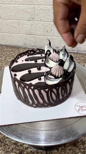 New Chocolate Cake Design Tutorial #trending #viral #chocolatecake #shorts #cakedecoration