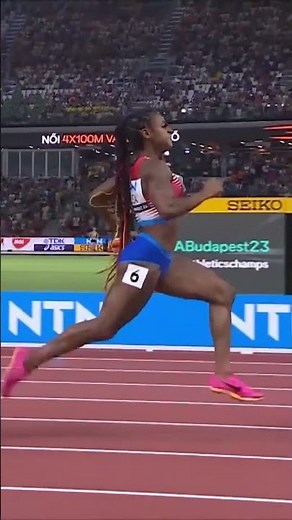 Sha'Carri Richardson anchors US 4x100m team to the gold in Budapest 🔥 #running #usa #sports