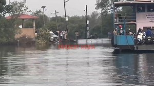 66K views · 473 reactions | Car Plunges Into Mandovi River Near Divar Ferry Ramp; Driver Rescued | Prudent Media | Facebook