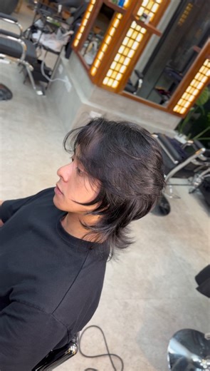 PROPER HAIRCUT CONSULTATION • ULTRA LAYER WOLF CUT 🐺 what do you think about the cut? comment your thoughts 💭 like,follow and share for more! for bookings/appointments tap the link on my profile.for further details hmu 📩#topbarberphilippines #bestbarberphilippines #bestbarbermakati #topbarbermakati #legaspimakati #topbarbermandaluyong #bestbarbermanila #topbarbermanila #bestbarberquezoncity #topbarberquezoncity #haircut #fashion #lifestyle #qubomanila #fyp #cambarber #samrascals #warriorcut #