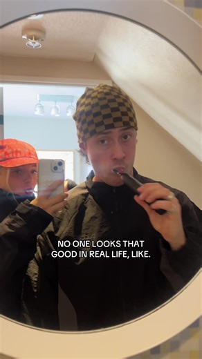 A self professed half-alien, thrifting, beef bowls and karaoke #tokyo