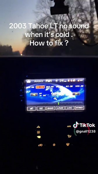 Problemas de sonido en Chevy Tahoe 2003