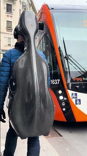 Van Hool Exqui.City, a modern articulated trolleybus Electric Bus l Switzerland