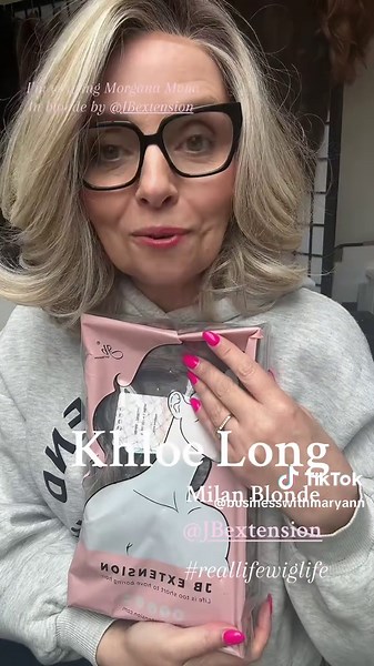 Wig Delivery Day: Unboxing the Khloe Long Wig