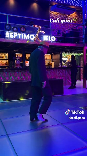 Así bailan los abuelos en Cali: El cachafas de la rumba