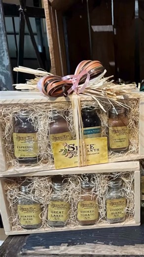 The local gifting continues! 🎁 We’re back with Part 2 of our November 2025 Holiday Gift Guide, featuring more Rhode Island favorites that make giving local easy, thoughtful, and fun. 🫖 Spice up someone’s season with handcrafted tea and spice baskets from @oceanstatespiceandtea. 🧸 Give the power of play with a membership to @pvdchildrensmuseum. It’s a gift that keeps kids learning, exploring, and smiling all year long! 🍪 Treat your favorite sweet tooth to a dessert platter from @phantomfarmsr