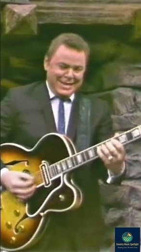 Roy Clark Once Again Proving His Guitar Greatness #shortsfeed #outlawcountry #countrymusic