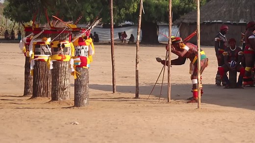 cantores durante cerimônia do Kuarup #xingu #kamayura