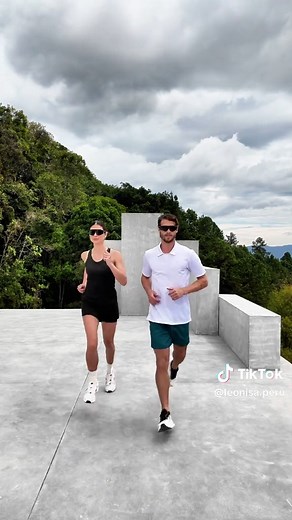 Para ellas, para ellos y para todos los que viven en movimiento ⚡️ Descubre la colección en leonisa.pe #Leonisa #LeonisaPerú #LeonisaActive #Activewear #RopaDeportiva