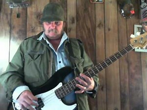 Quint Plays the Jaws Theme Bass Cover