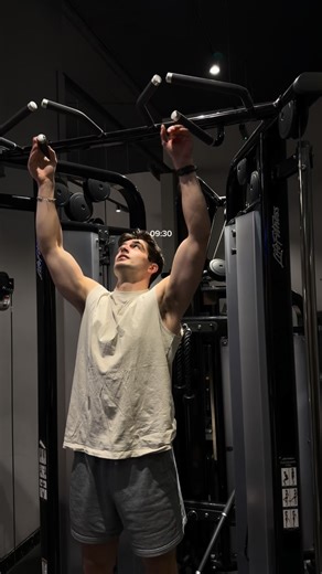 Joshua Coppen on Instagram: "Morning gym routine still going strong 😮‍💨 #gym #hybridathlete #lifestyle #fitnessmodel #workoutroutine #morningroutine #ukgym"