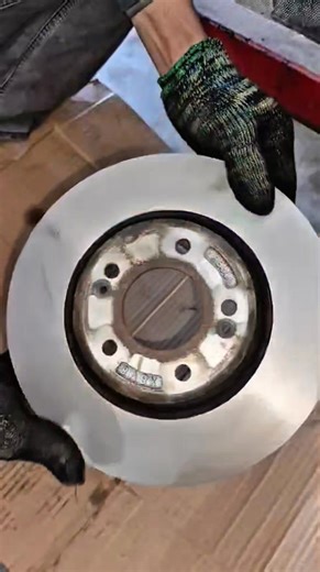 auto technician 86 Toyota Corolla brake pad replacement ️️ | Autotechnician Autotechnician | Facebook