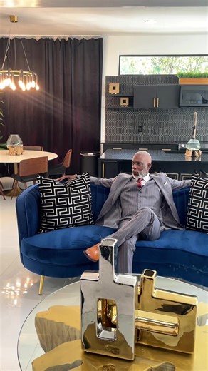 13K views · 167 reactions | Dress to impress with Italian finesse! It doesn’t matter the age, ethnicity, it matters most how that suit makes you feel. Let it captivate your inner essence.  D&K Suit City, Atlanta’s #1 Suit Destination.#dksuitcity #menstyle #mensstyleguide #suitup #suitstyles #suitandtie #3piecesuit #italiansuit | D&K Suit City | Facebook