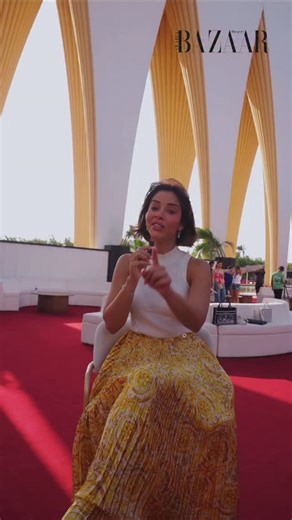 In an exclusive interview with Bazaar Arabia during the eighth edition of the El Gouna Film Festival, @balqeesfathi reflected on her participation in this year’s official festival song alongside Mahmoud El Esseily. Through our platform, the singer shared a heartfelt message to Mr Amr Mansi, as well as to her devoted Saudi audience, who eagerly await her forthcoming appearance at Riyadh Season. Stay tuned for more from our exclusive El Gouna coverage. في حوارٍ خاص، التقت كاميرا هاربرز بازار العرب