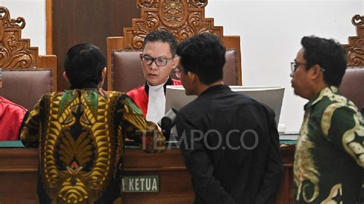 The Oddities of Minister Amran Sulaiman's Lawsuit Against Tempo