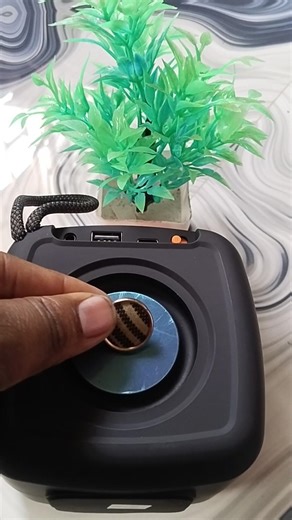 MZ company speaker black colour bass test jumping