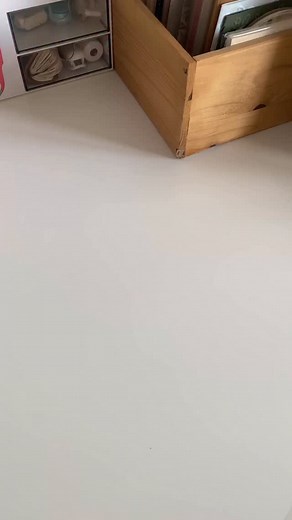 DIY Phone Case 🍁✨ Turn your phone into a cozy autumn story… With warm tones, falling leaves, tiny pumpkins and a girl lost in her book — it becomes more than a phone case 📚🧡 Every layer tells something gentle: a season you love, a moment you miss, a color that feels like home. From soft illustrations to little fall details, each piece adds a touch of warmth — a tiny treasure you carry every day 🍂🕯️ Let your favorite autumn mood travel with you every time you hold your phone. Explore more co