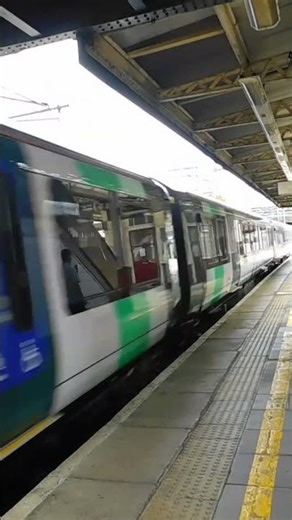 LNWR Class 720 passing Harrow & Wealdstone