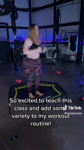 Rebounding may be my new obession! I weighed 50 lbs more in that first clip and it was so challenging at first but I’ve become more stronh and have way more stamina now! 👏🏼👏🏼 #rebounding #rebounderworkouts #trampolineworkout #trampolinefitness #fitnessinstructor #weightlosscheck #weightlosstransformation #beforeandafterweightloss ##funworkout##motivation##houston##fitnessinstructorlife##bounce##rebounderclass