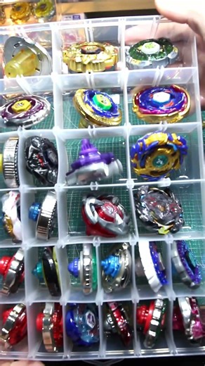 This Beyblade storage box is pretty cool, very compact!