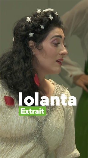 🌹Iolanta et ses servantes, un moment suspendu ✨ ✍️ Dernier opéra de Tchaïkovski, Iolanta raconte l’éveil d’une jeune princesse aveugle qui découvre le monde et l’amour, dans une œuvre où la lumière devient symbole d’initiation et de transformation. Porté par une musique d’une grande finesse psychologique, cet opéra en un acte mêle féerie médiévale, spiritualité et lyrisme pour conduire à une issue lumineuse et apaisée. 🌺 Iolanta | Opéra | Nouvelle production Tchaïkovski | Braunschweig 📆 Du 12